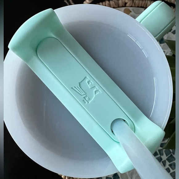 Stanley MINT Limited Edition 40 oz. Quencher H2.0 FlowState Tumbler - Picture 3 of 4